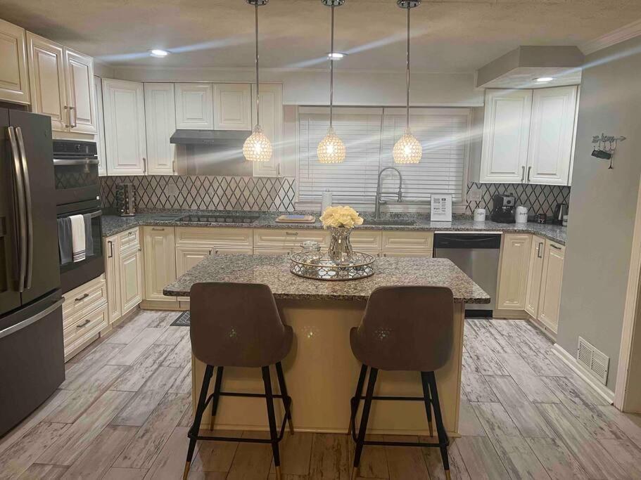 Renovated 3Bedroom 2.5Bath 2 Story House W/ Garage 劳伦斯维尔 外观 照片